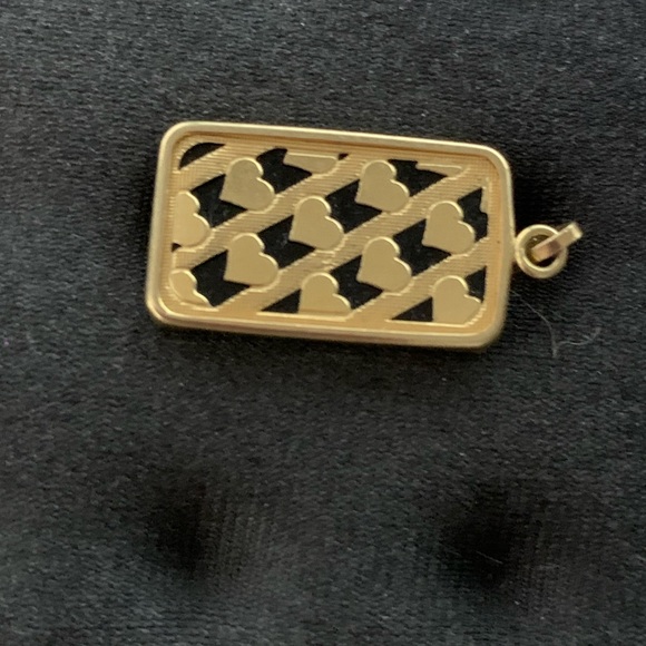 Onyx and 14 kt Gold Heart Pendant - Picture 6 of 12